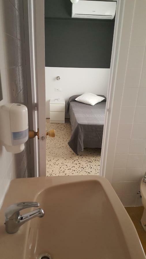 Hostal Can Joanet Cambrils Εξωτερικό φωτογραφία
